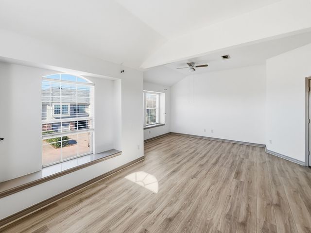 3950 Seaside Court, Fort Worth, TX 76040