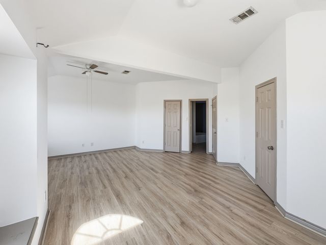 3950 Seaside Court, Fort Worth, TX 76040