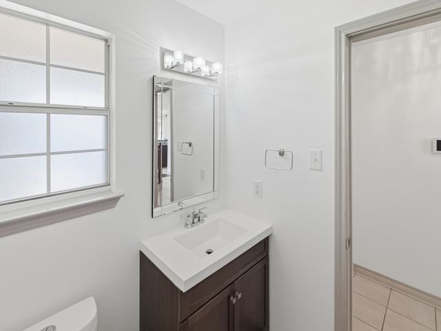 3950 Seaside Court, Fort Worth, TX 76040