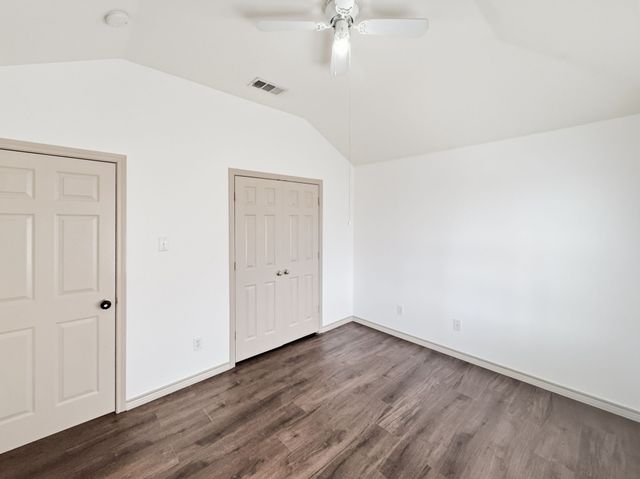 3950 Seaside Court, Fort Worth, TX 76040