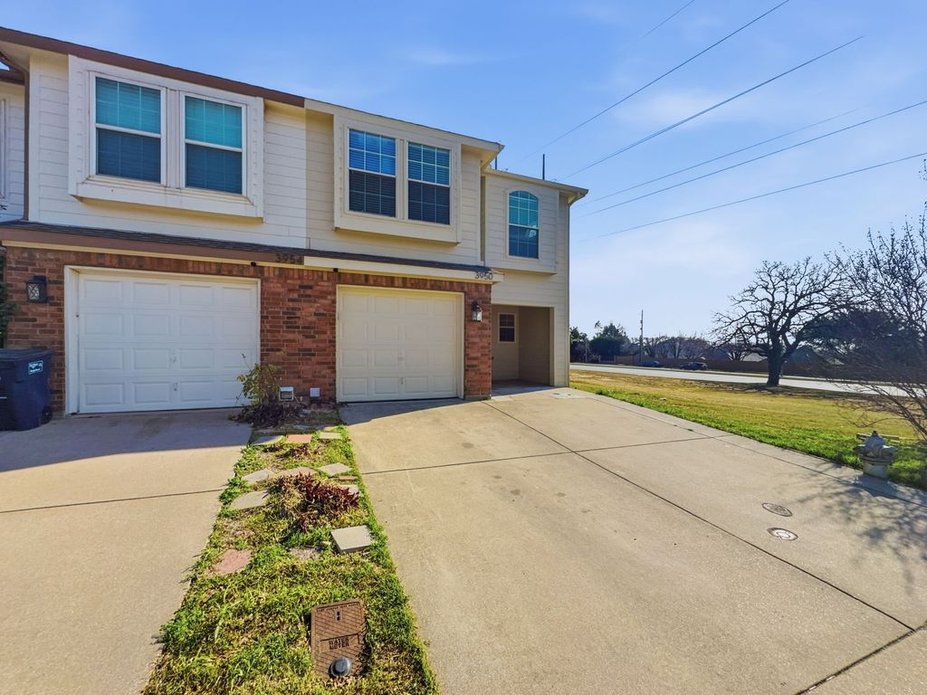 3950 Seaside Court, Fort Worth, TX 76040