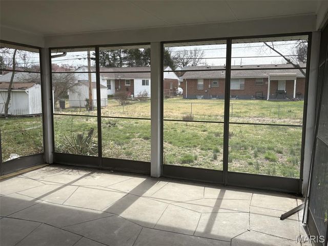 9220 Shadydale Drive, Jennings, MO 63136