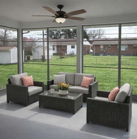 9220 Shadydale Drive, Jennings, MO 63136