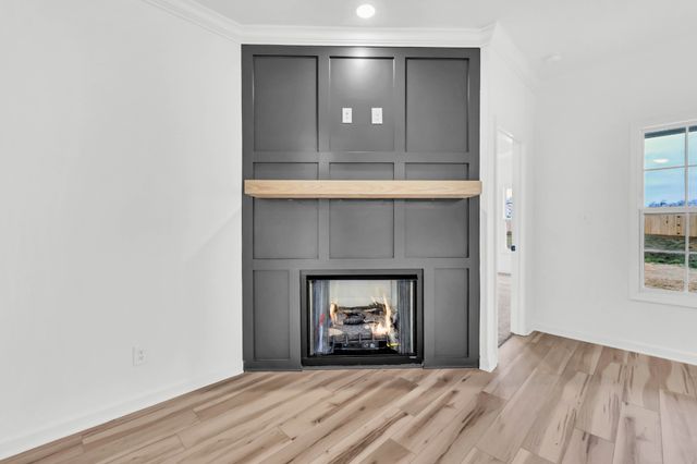 637 Woodrush Dr, Clarksville, TN 37040