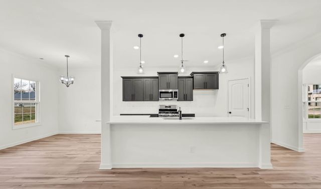 637 Woodrush Dr, Clarksville, TN 37040