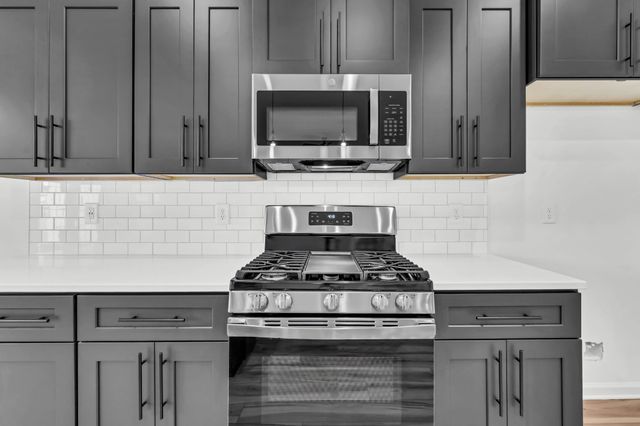 637 Woodrush Dr, Clarksville, TN 37040