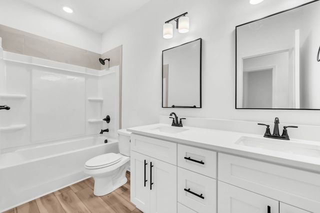 637 Woodrush Dr, Clarksville, TN 37040