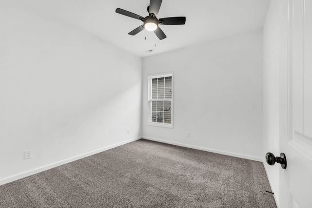 637 Woodrush Dr, Clarksville, TN 37040