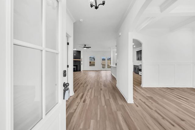 637 Woodrush Dr, Clarksville, TN 37040