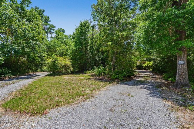 4187 Saussy Lane, Pass Christian, MS 39571