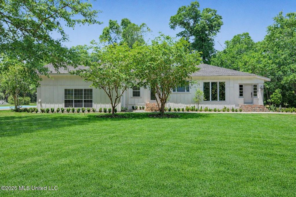 4187 Saussy Lane, Pass Christian, MS 39571
