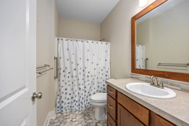 706 Braeside Drive SE, Byron Center, MI 49315
