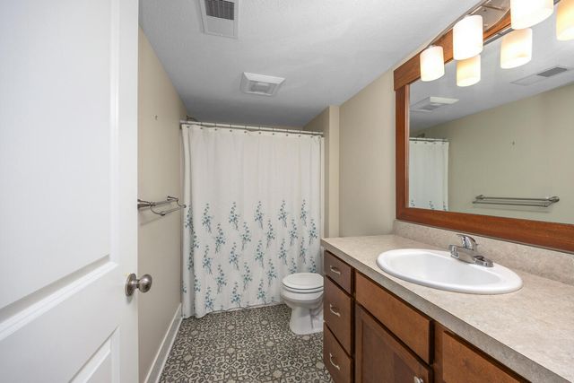 706 Braeside Drive SE, Byron Center, MI 49315