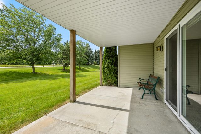 706 Braeside Drive SE, Byron Center, MI 49315