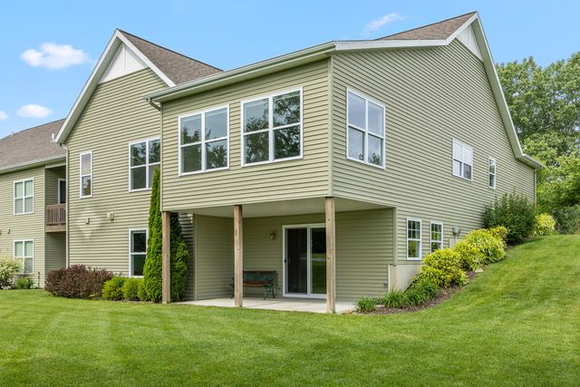 706 Braeside Drive SE, Byron Center, MI 49315