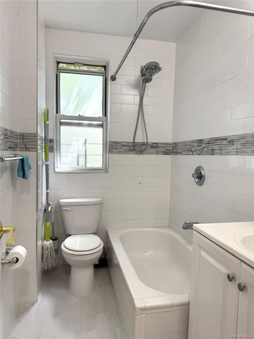 141-35 79th Avenue 3M, Flushing, NY 11367