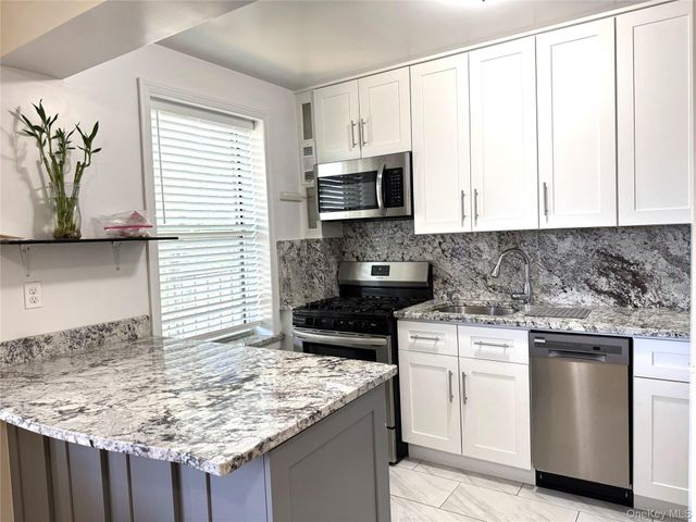 141-35 79th Avenue 3M, Flushing, NY 11367