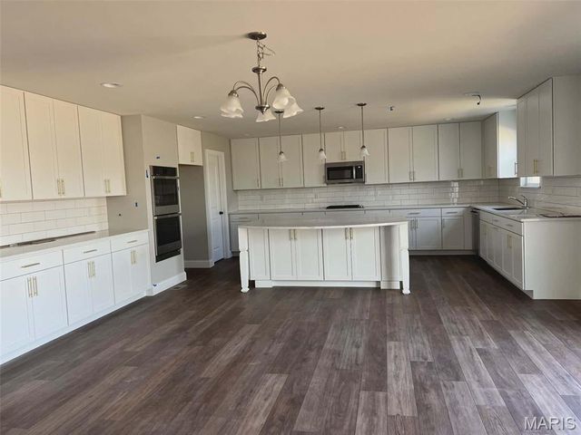 17498 Wyman Ridge Drive, Eureka, MO 63025