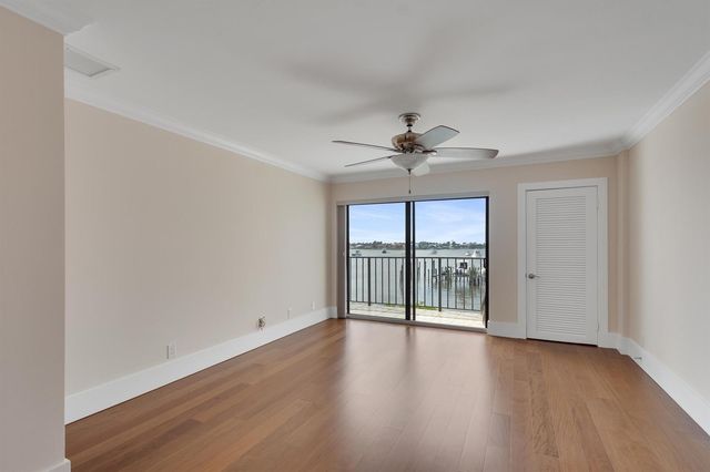 624 SW St. Lucie Crescent 206, Stuart, FL 34994
