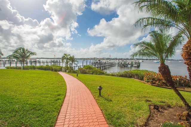 624 SW St. Lucie Crescent 206, Stuart, FL 34994