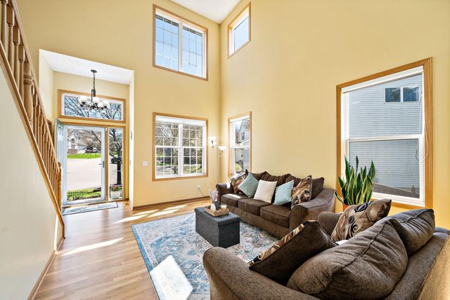 4925 Narcissus Lane N, Plymouth, MN 55446