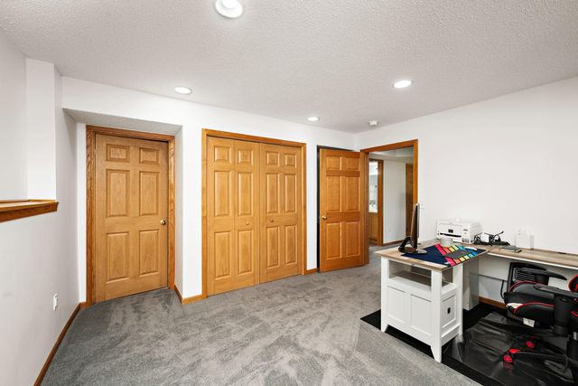 4925 Narcissus Lane N, Plymouth, MN 55446