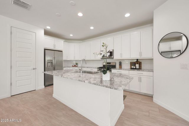 98 E LEO Place, Chandler, AZ 85249