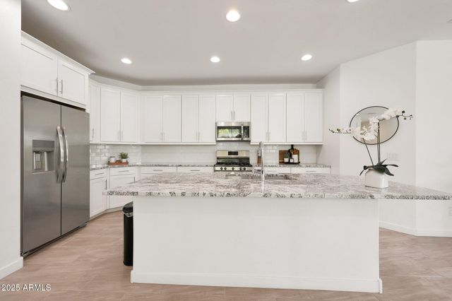 98 E LEO Place, Chandler, AZ 85249