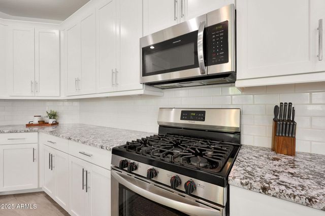 98 E LEO Place, Chandler, AZ 85249