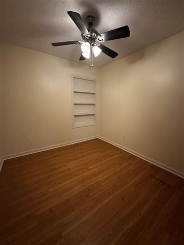 4249 S Holly Hill Ct 13, Lake Charles, LA 70605