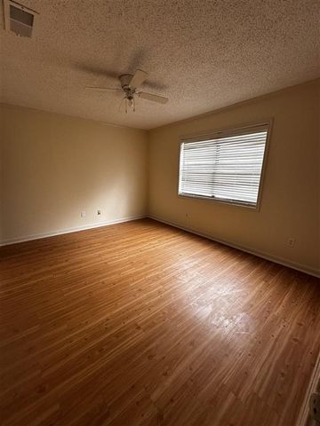 4249 S Holly Hill Ct 13, Lake Charles, LA 70605