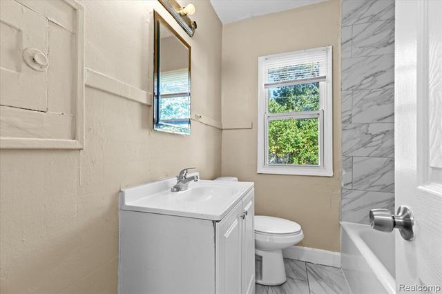 16653 Woodingham Drive, Detroit, MI 48221