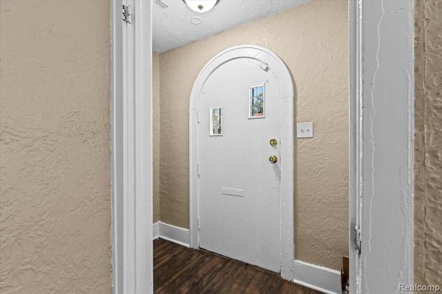 16653 Woodingham Drive, Detroit, MI 48221