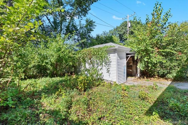 16653 Woodingham Drive, Detroit, MI 48221