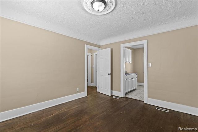 16653 Woodingham Drive, Detroit, MI 48221