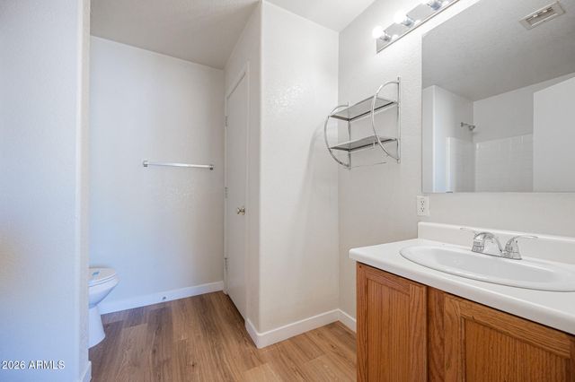 7220 W HESS Avenue, Phoenix, AZ 85043