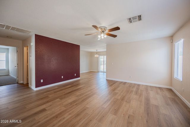 7220 W HESS Avenue, Phoenix, AZ 85043