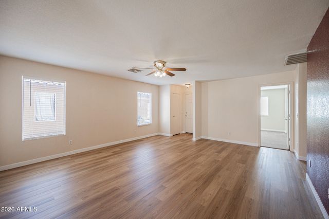 7220 W HESS Avenue, Phoenix, AZ 85043