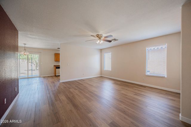 7220 W HESS Avenue, Phoenix, AZ 85043