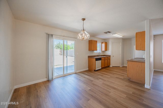 7220 W HESS Avenue, Phoenix, AZ 85043
