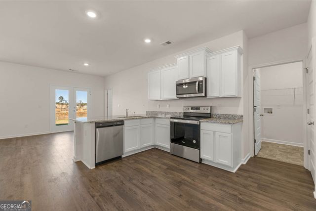 8592 SECRETARIAT Drive, Lithonia, GA 30058