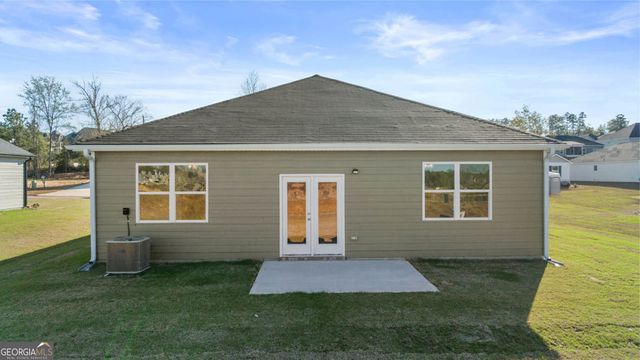 8592 SECRETARIAT Drive, Lithonia, GA 30058