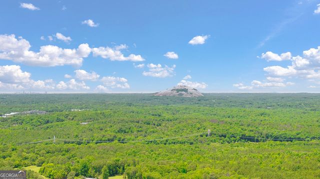 8592 SECRETARIAT Drive, Lithonia, GA 30058