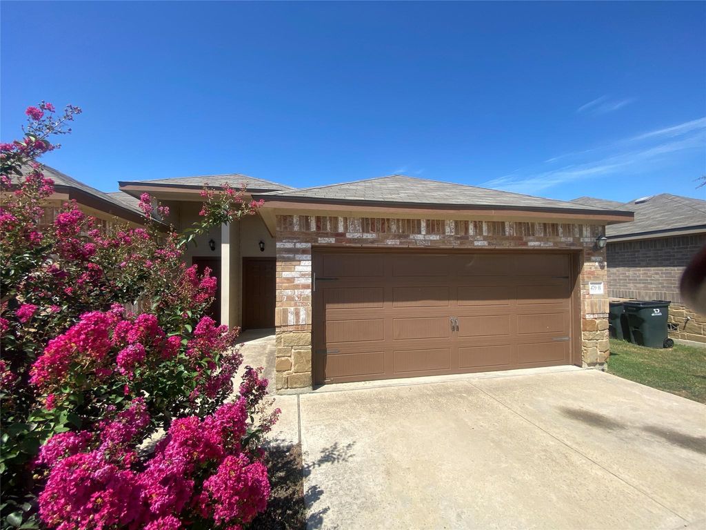 479 Jack Rabbit LN B, Buda, TX 78610