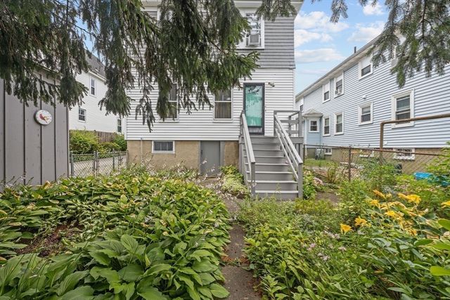 252 Safford St, Quincy, MA 02170