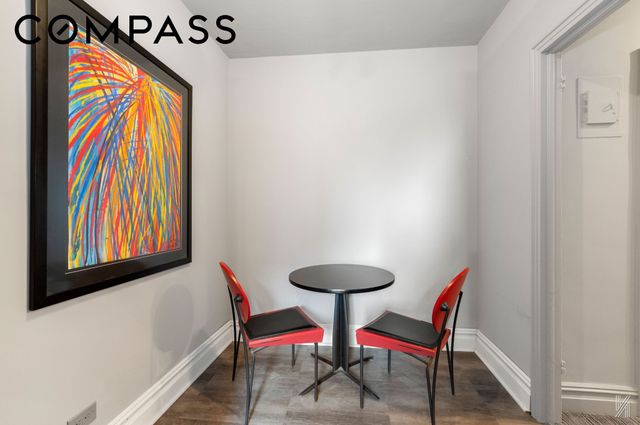 2540 31st Ave Apt 6F, New York City, NY 11106