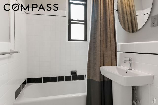 2540 31st Ave Apt 6F, New York City, NY 11106