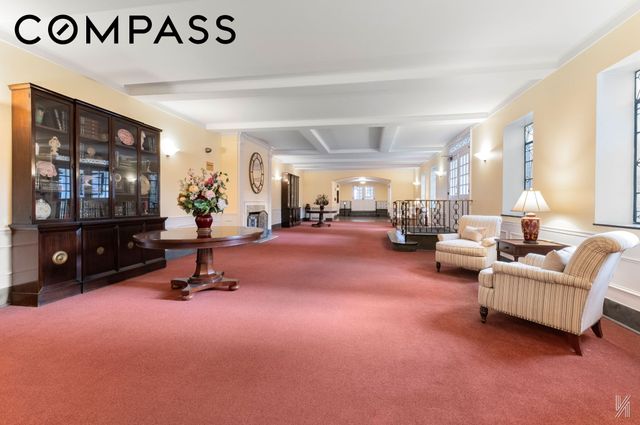 2540 31st Ave Apt 6F, New York City, NY 11106