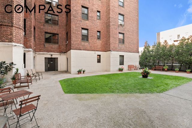 2540 31st Ave Apt 6F, New York City, NY 11106