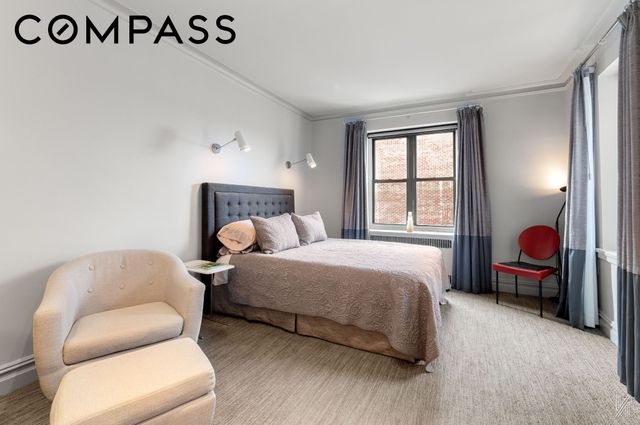 2540 31st Ave Apt 6F, New York City, NY 11106